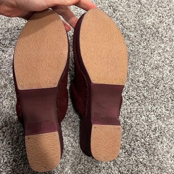 SOLD NWOB Misha & Puff Adult Pillow Clog in Madder Root Sz 42 - Picture 5 of 8